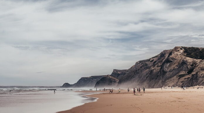 Le migliori spiagge da visitare in Portogallo la prossima estate spiagge portogallo